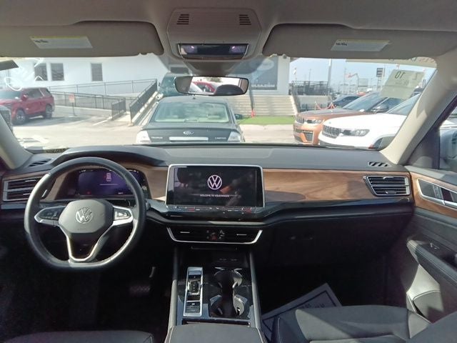 2025 Volkswagen Atlas 2.0T SE w/Technology