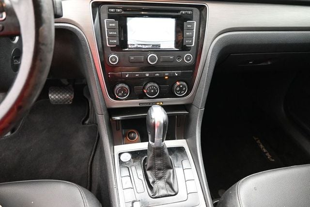 2015 Volkswagen Passat 1.8T SE