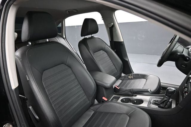 2015 Volkswagen Passat 1.8T SE
