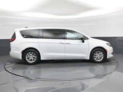 2026 Chrysler Voyager LX
