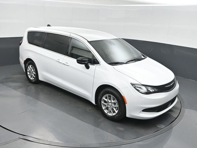 2026 Chrysler Voyager LX