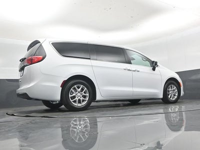 2026 Chrysler Voyager LX