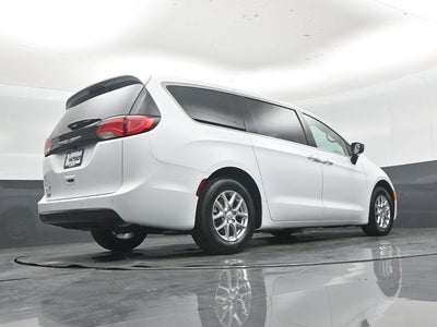 2026 Chrysler Voyager LX