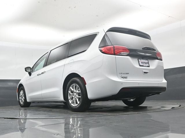 2026 Chrysler Voyager LX