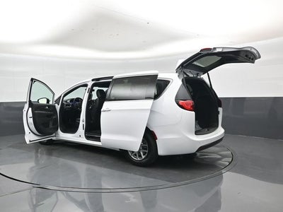 2026 Chrysler Voyager LX