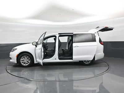 2026 Chrysler Voyager LX
