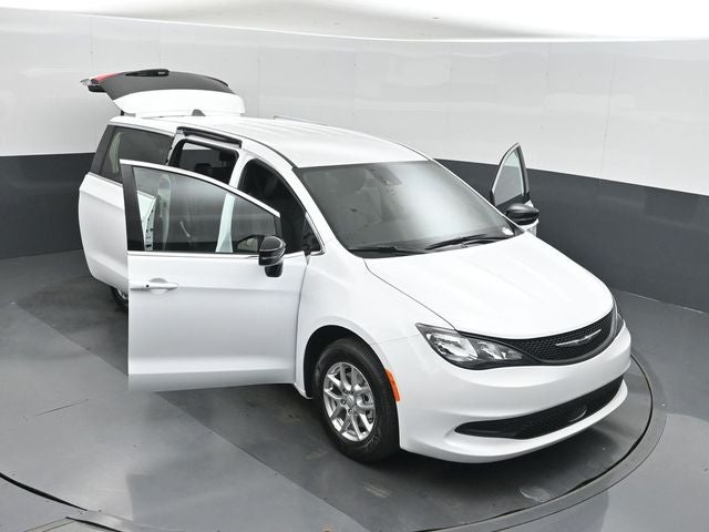 2026 Chrysler Voyager LX