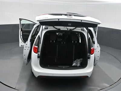 2026 Chrysler Voyager LX