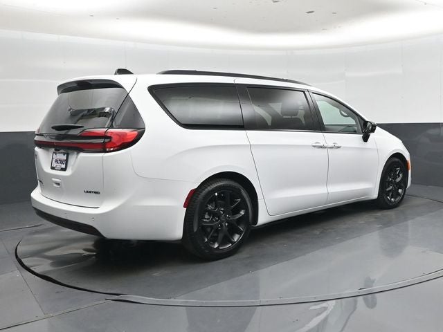 2027 Chrysler Pacifica Limited