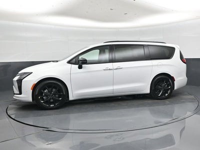 2027 Chrysler Pacifica Limited