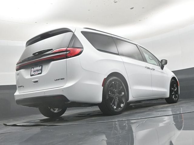 2027 Chrysler Pacifica Limited