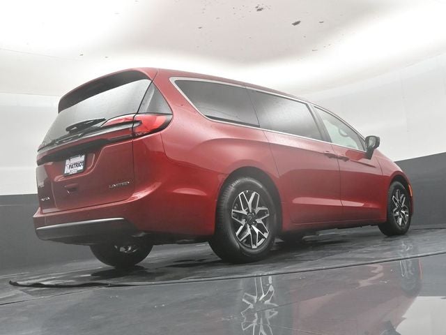 2027 Chrysler Pacifica Limited