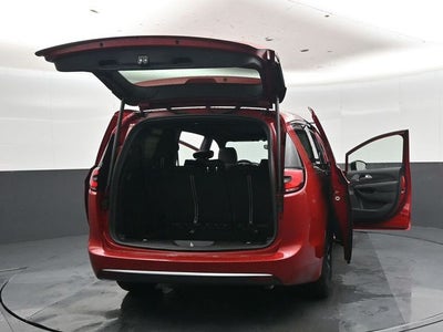 2027 Chrysler Pacifica Limited