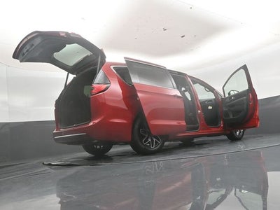 2027 Chrysler Pacifica Limited