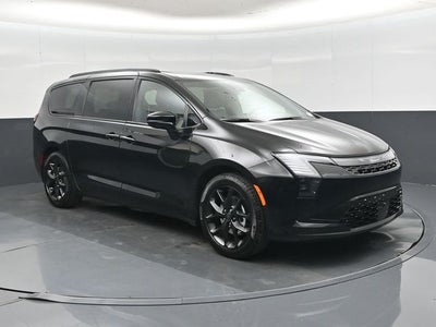 2027 Chrysler Pacifica Limited