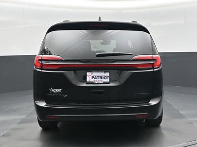 2027 Chrysler Pacifica Limited