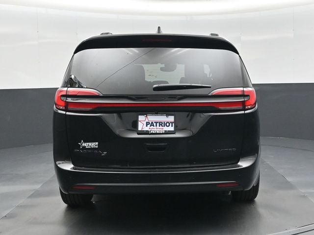 2027 Chrysler Pacifica Limited