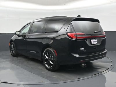 2027 Chrysler Pacifica Limited