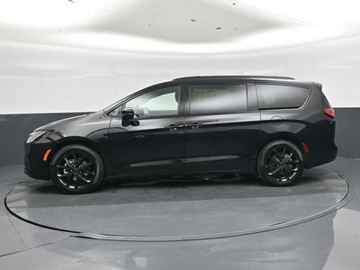 2027 Chrysler Pacifica Limited