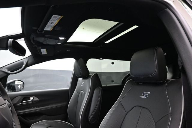 2027 Chrysler Pacifica Limited