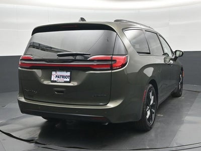 2027 Chrysler Pacifica Limited