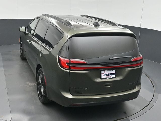 2027 Chrysler Pacifica Limited