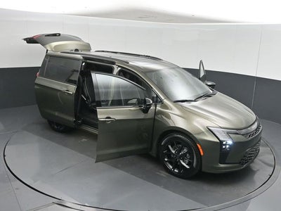 2027 Chrysler Pacifica Limited