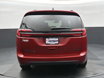 2027 Chrysler Pacifica Limited