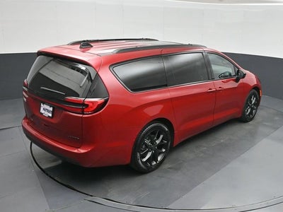 2027 Chrysler Pacifica Limited