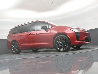 2027 Chrysler Pacifica Limited