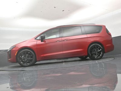 2027 Chrysler Pacifica Limited