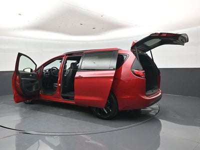 2027 Chrysler Pacifica Limited