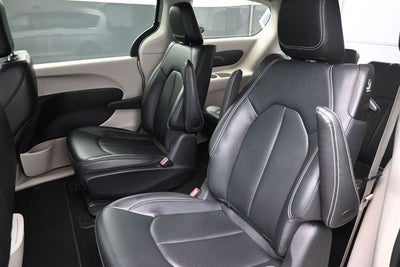 2024 Chrysler Pacifica Hybrid Select