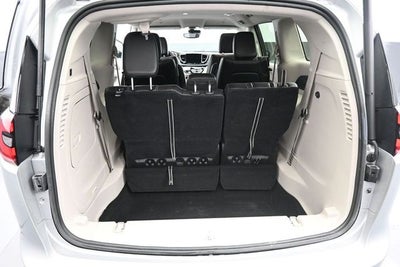 2024 Chrysler Pacifica Hybrid Select