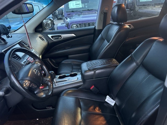 2020 Nissan Pathfinder SL