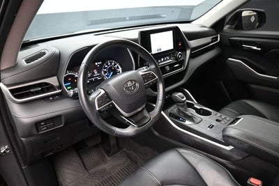 2023 Toyota Highlander Hybrid XLE