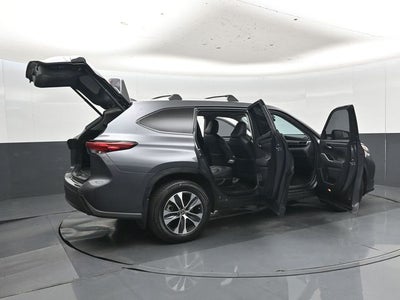 2023 Toyota Highlander Hybrid XLE