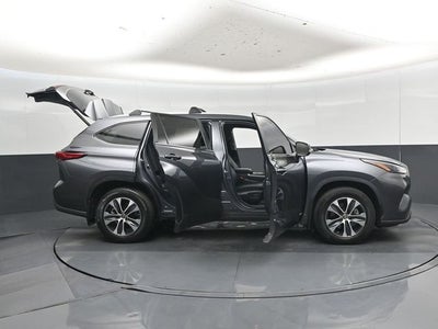 2023 Toyota Highlander Hybrid XLE