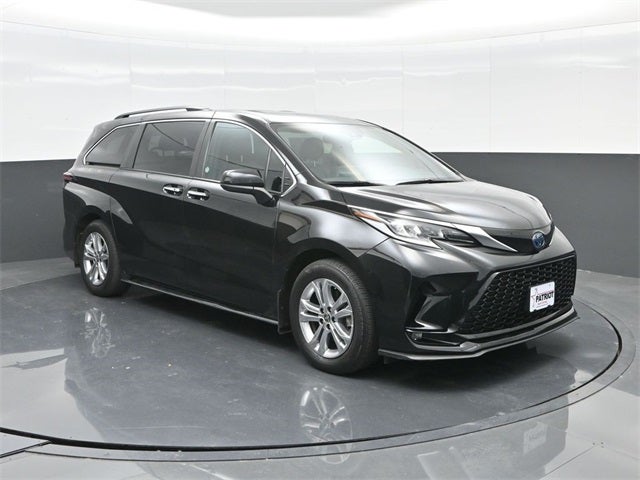 2022 Toyota Sienna XSE 7 Passenger