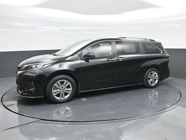 2022 Toyota Sienna XSE 7 Passenger