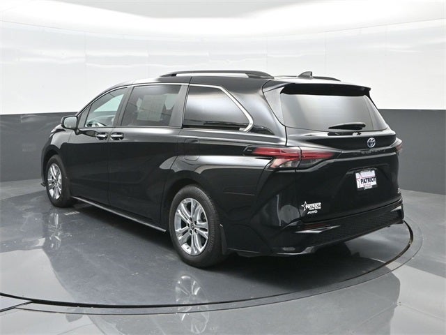 2022 Toyota Sienna XSE 7 Passenger