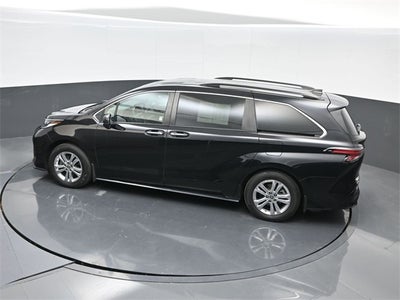 2022 Toyota Sienna XSE 7 Passenger