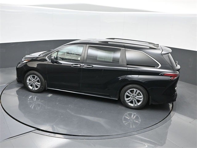2022 Toyota Sienna XSE 7 Passenger