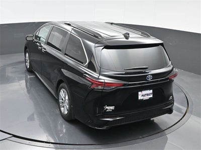 2022 Toyota Sienna XSE 7 Passenger