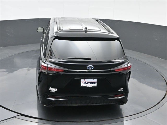 2022 Toyota Sienna XSE 7 Passenger