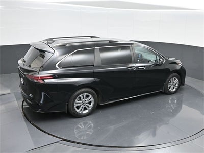 2022 Toyota Sienna XSE 7 Passenger