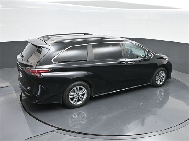 2022 Toyota Sienna XSE 7 Passenger
