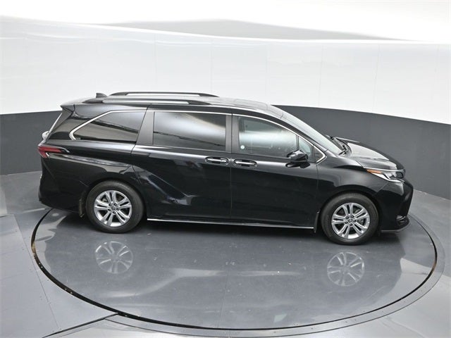 2022 Toyota Sienna XSE 7 Passenger