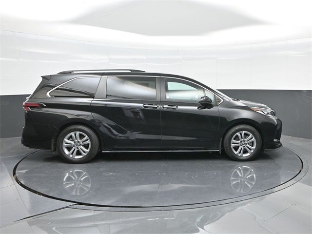 2022 Toyota Sienna XSE 7 Passenger