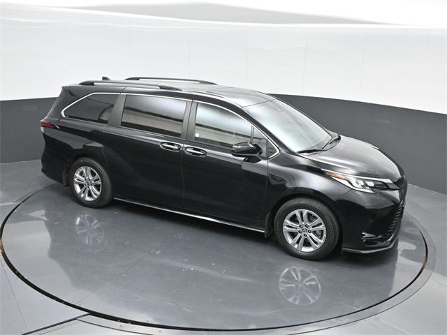 2022 Toyota Sienna XSE 7 Passenger